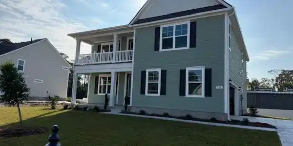 818 Belle Dr.