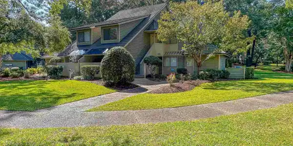 400 Melrose Pl.