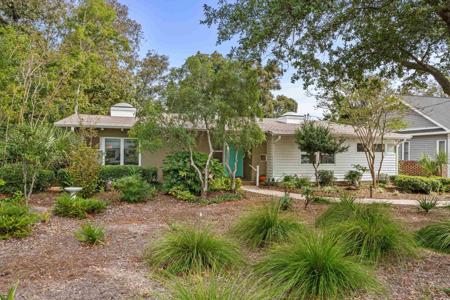 404 66th Ave. N