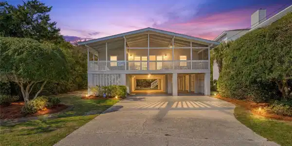 805 Parker Dr.