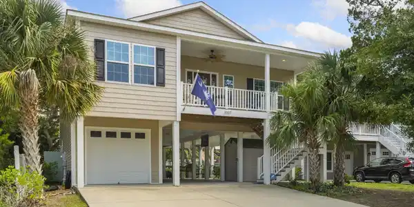 1907 Holly Dr.