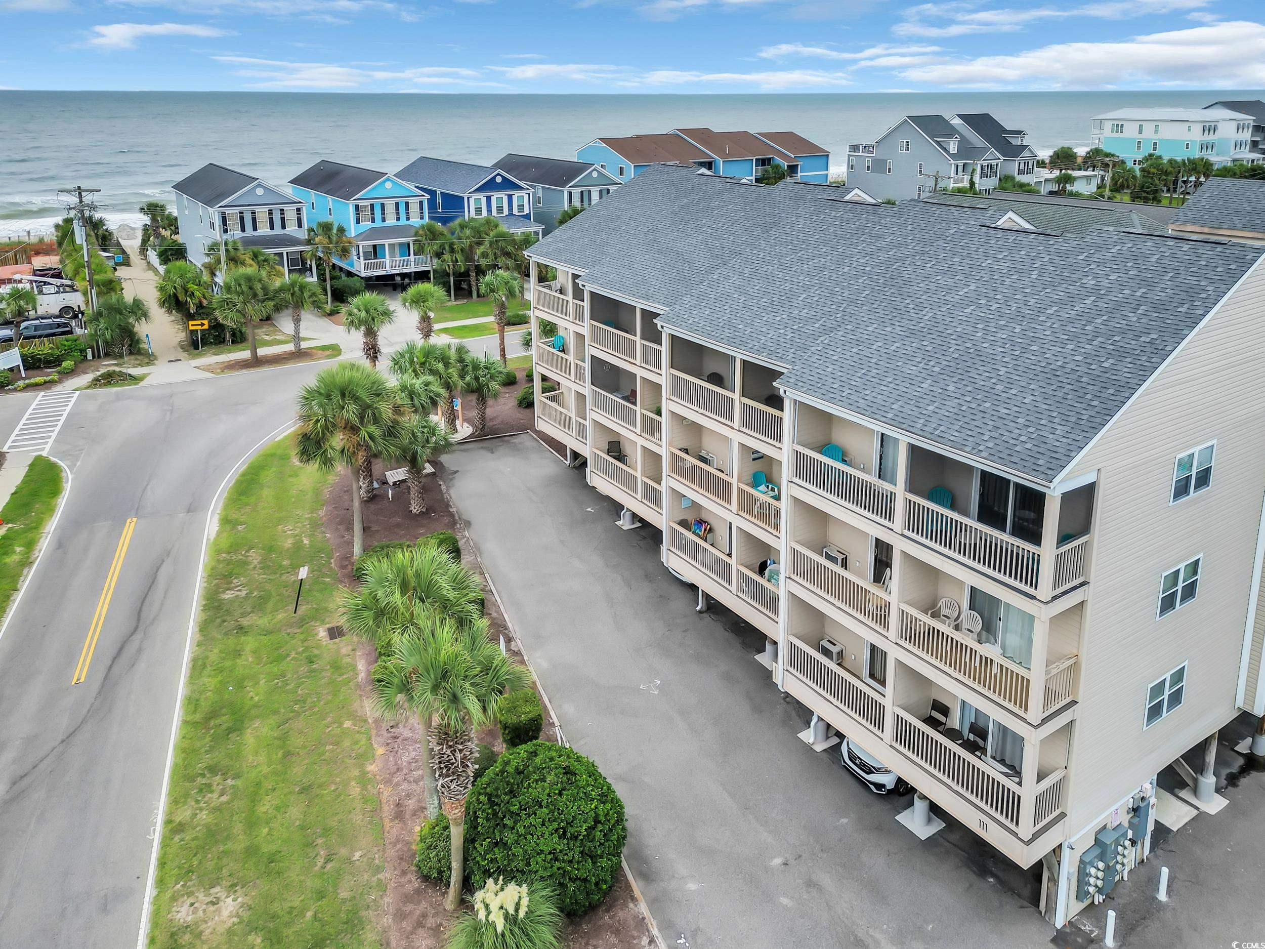 Image 1: Bird's eye view of apartment complex Image 1: Bird's eye view of apartment complex