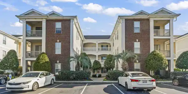 484 River Oaks Dr.