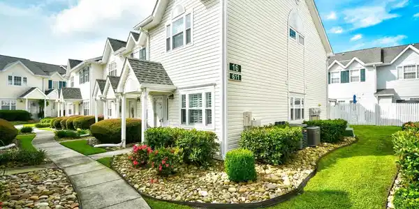 611 2nd Ave. S
