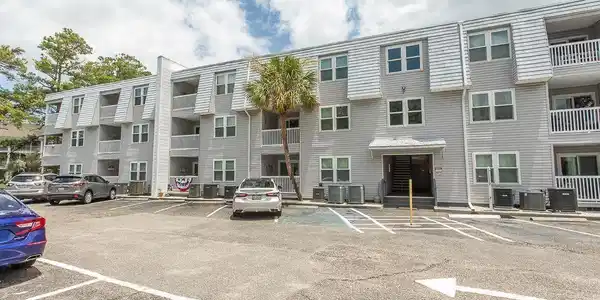 401 N Hillside Dr.