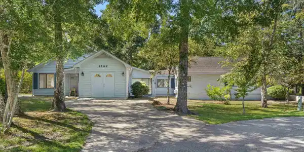 2142 Marion Circle