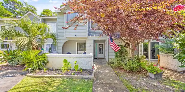 100 Shadow Moss Pl.