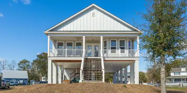 400 Elizabeth Dr.