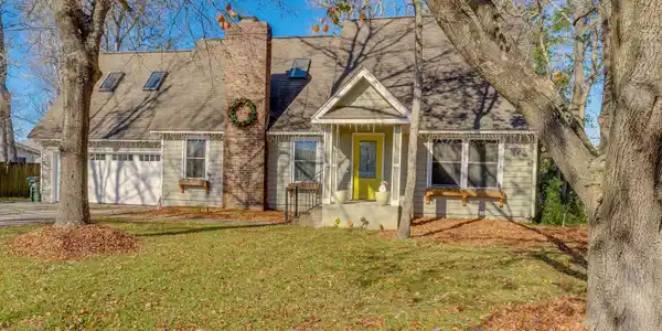 1006 Anne St.