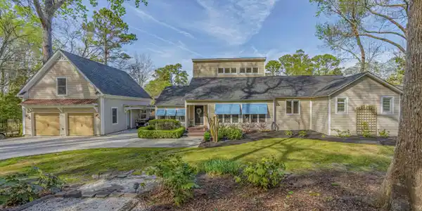 910 Old Bridge Rd.