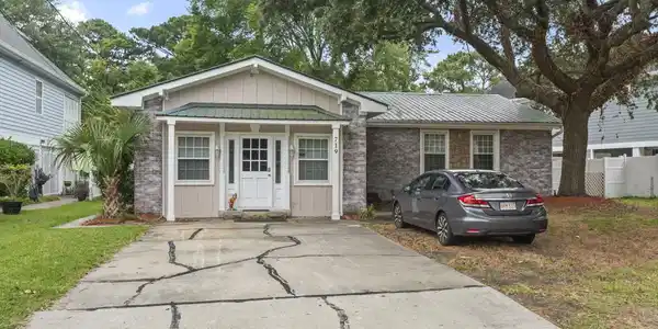 719 N Myrtle Dr.
