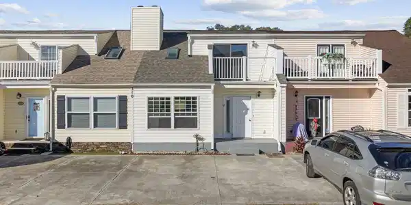 310 Lakeside Dr.