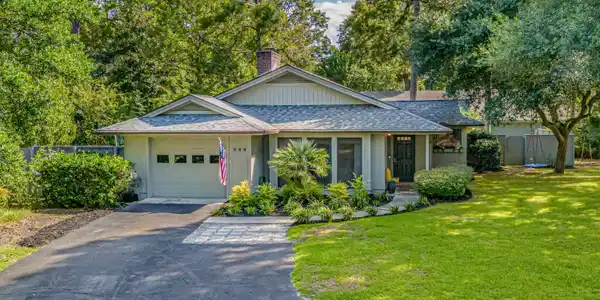 944 Cedarwood Circle