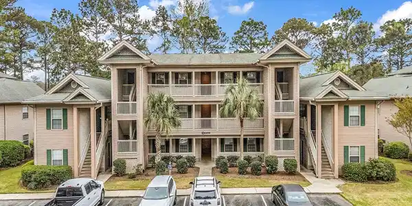 390 Pinehurst Ln.