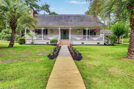 4352 Johnson Circle