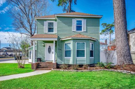 1551 Victoria Ln.
