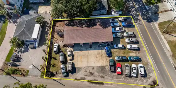 3700 Poinsett Dr.