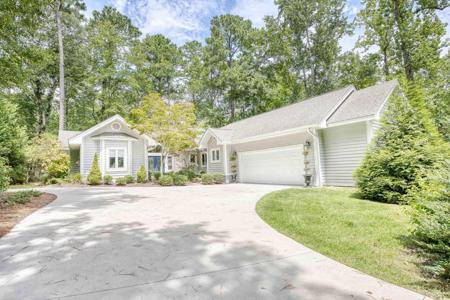 1240 Pine Valley Dr.