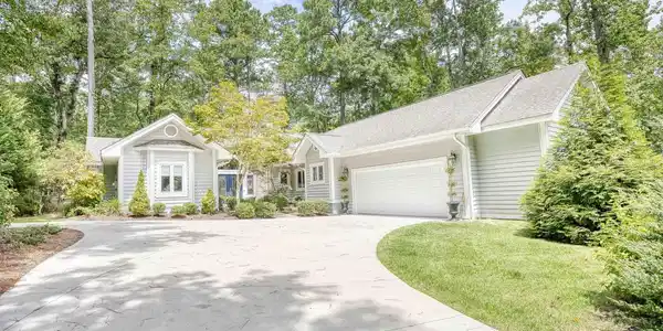 1240 Pine Valley Dr.