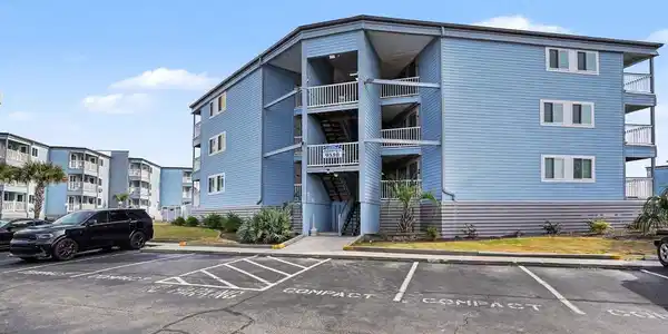 9530 Shore Dr.