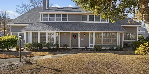 1202 Benna Dr.