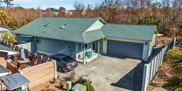633 White Oak Ln.