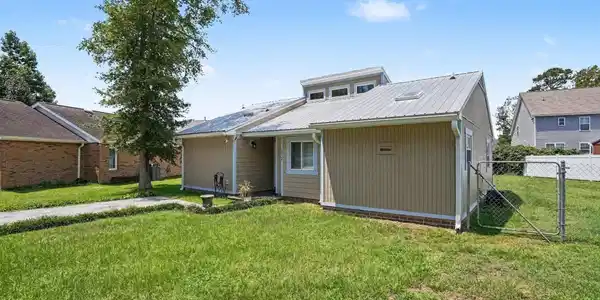1057 Deer Run Ct.