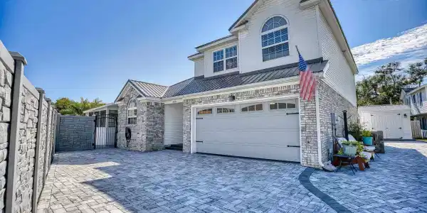 4001 Acorn Way