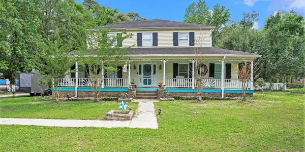 238 Robin Dr.