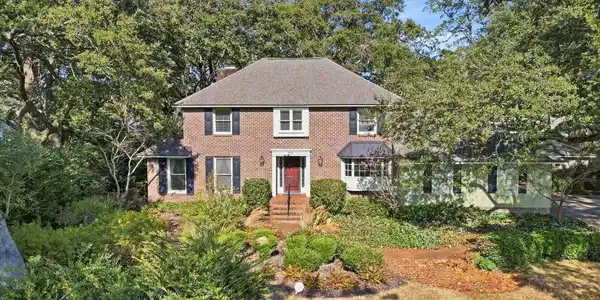 571 Fernwood Rd.