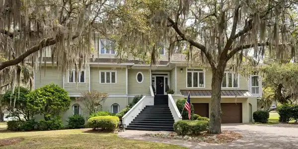 110 Swan Point Trail