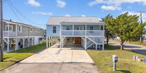 319 36th Ave. N