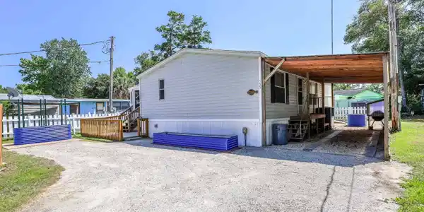 555 Woodland Dr.