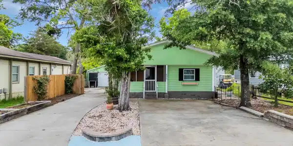 4517 Kingfisher St.