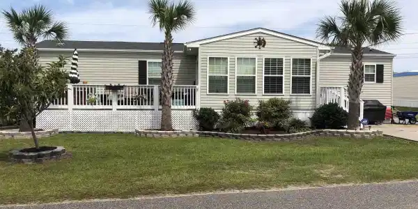 709 Parkway Dr.