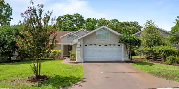 2055 Ayershire Ln.