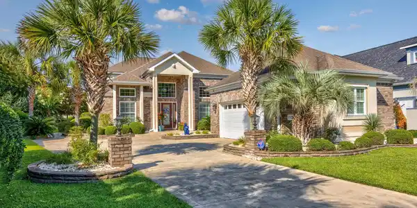 1527 Biltmore Dr.