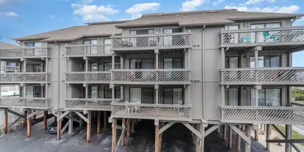 9621 Shore Dr.