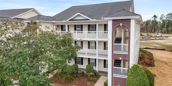 1192 River Oaks Dr.