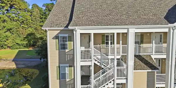 5828 Longwood Dr.
