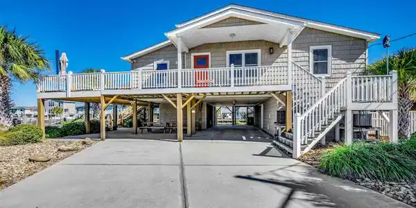 314 44th Ave. N