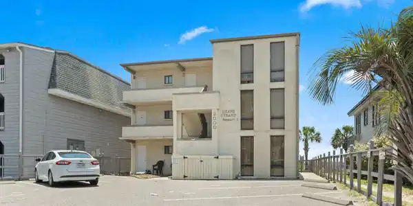 2000 N Ocean Blvd.