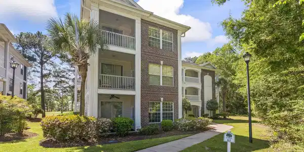 464 River Oaks Dr.