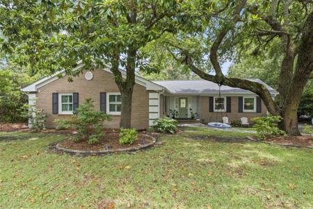 5626 Woodside Ave.