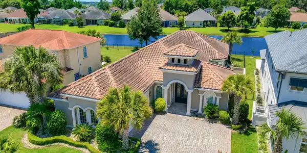1011 Bluffview Dr.