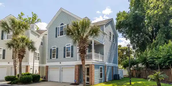 27 Palmas Dr.