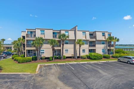 1582 S Waccamaw Dr.