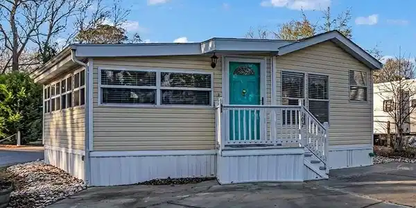 5400 Little River Neck Rd.