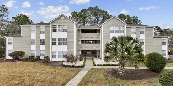 100 Spanish Oak Ct.