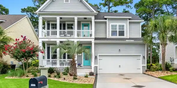 825 Falkirk St.